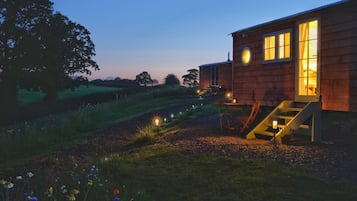 Cabin | Exterior
