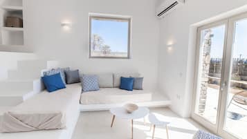 Apartment, Sea View | Blackout drapes, soundproofing, iron/ironing board, free WiFi