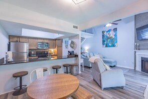 Interior - Cozy Poolside Condo w/ Beach Access Orange Beach! (Orange Beach)