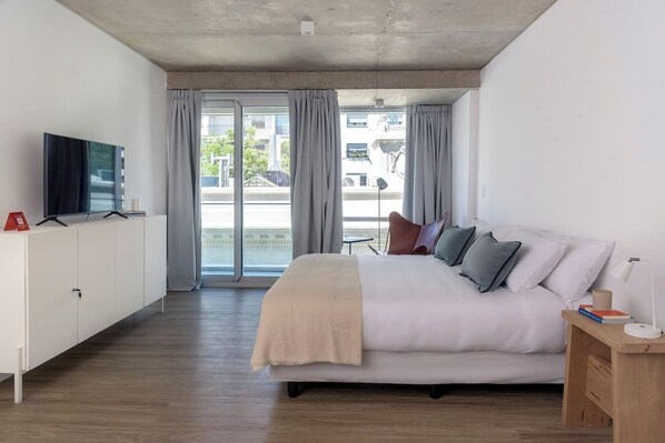 1 غرفة نوم ومكواة/لوح كي وواي فاي مجانًا وملاءات أسرّة