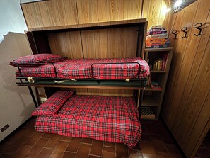 1 bedroom, iron/ironing board, travel cot, free WiFi