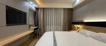 Urban Garden Hotel (Daye Yurun)