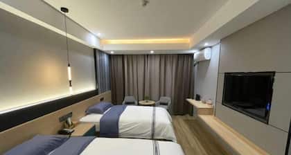 Urban Garden Hotel (Daye Yurun)