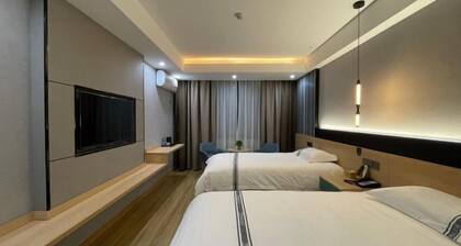 Urban Garden Hotel (Daye Yurun)