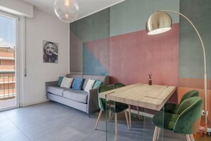 House | 1 bedroom - Apt24 - Modern Apartment With Balcony (Milan)