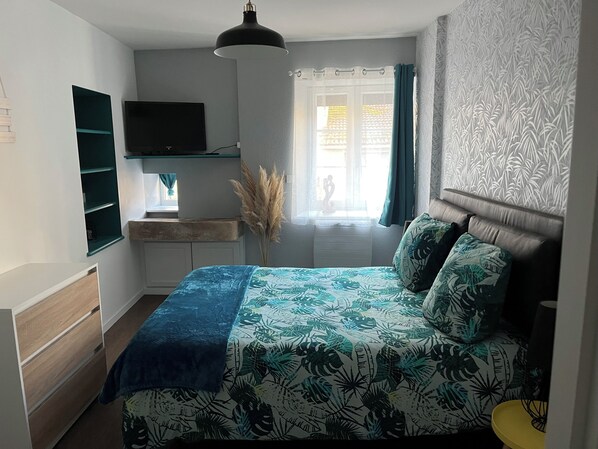 1 bedroom, WiFi, bed sheets