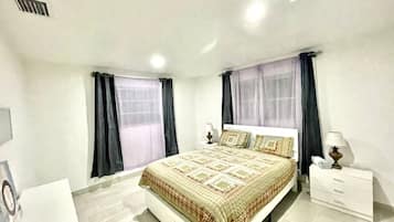 4 soverom, strykejern/-brett, reiseseng for barn og wi-fi