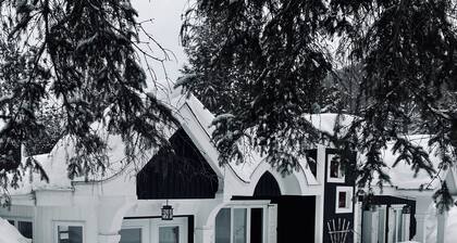 Beautiful cottage on a magical lake in St-Adolphe d'Howard in the Laurentians.