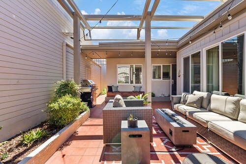 Boho Haven Studio @Central PHX Private Patio Wi-Fi +Hot Tub +Pool+EV charging