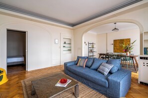 Comfort Apartment, 2 Bedrooms, Kitchen | Living area | Flat-screen TV - Smartflats - Esplanade Brussels (Brussels)