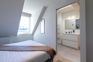 Comfort Apartment, 3 Bedrooms | Iron/ironing board - Smartflats - Rogier Brussels (Brussels)