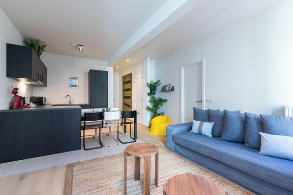 Comfort Studio, 1 Double Bed with Sofa bed | Living area | Flat-screen TV - Smartflats - Rogier Brussels (Brussels)