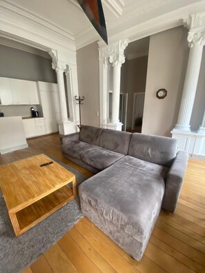 Classic Apartment, 2 Bedrooms, Private Bathroom | Living area - Smartflars - Collector (Brussels)
