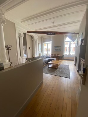 Classic Apartment, 2 Bedrooms, Private Bathroom | Living area