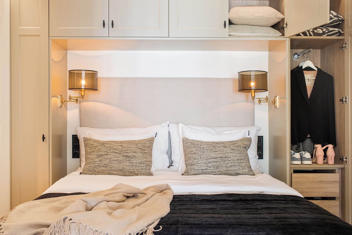 Comfort appartement, 2 slaapkamers, uitzicht op zee | 3 slaapkamers, een strijkplank/strijkijzer, gratis wifi