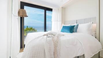 Apartemen Superior, 2 kamar tidur, pemandangan laut | Setrika/meja setrika dan Wi-Fi gratis