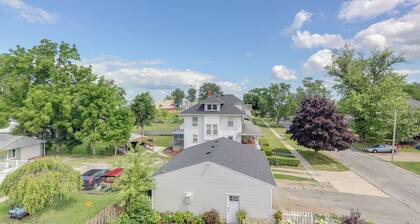 Port Clinton Home w/ Lake View - Walk to Beach!