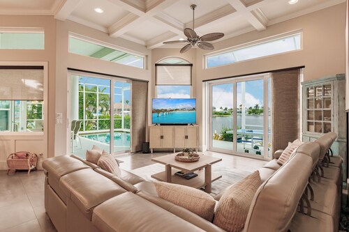 Luxury Waterfront Villa with Heated Pool, Private Dock, Kayaks, Fire Pit