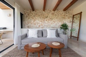 Una televisión, una oficina