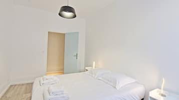 2 bedrooms, iron/ironing board, WiFi, bed sheets