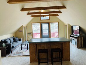 Smart TV, fireplace - Cozy loft in Gardiner with AC, WiFi and splendid views (Gardiner)