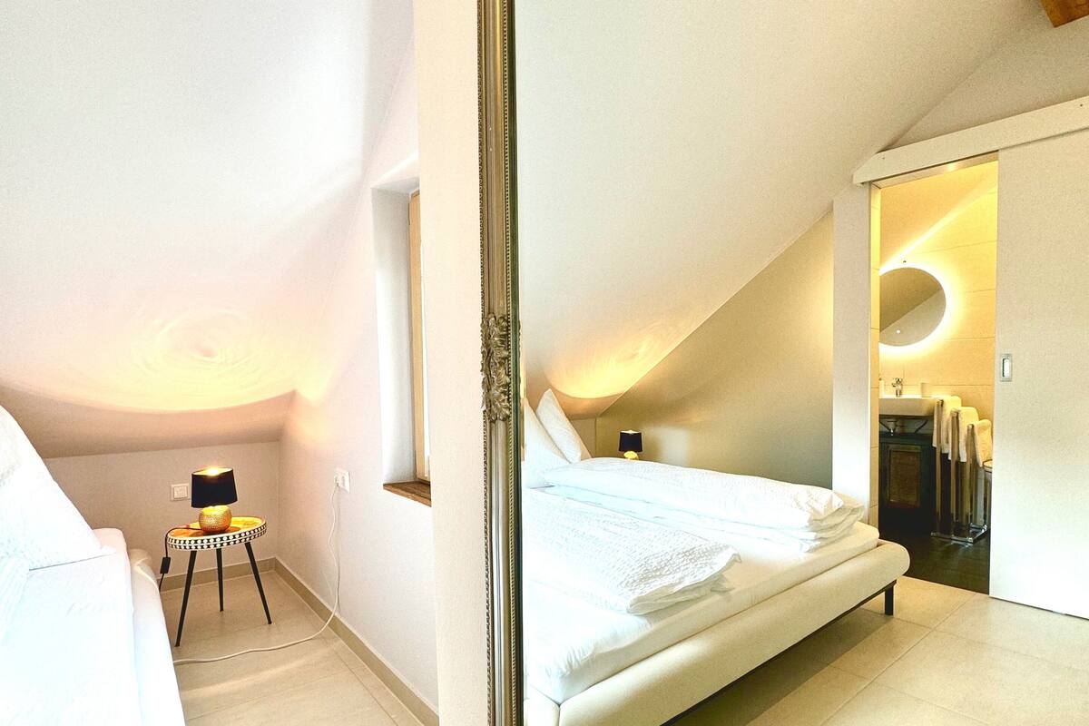Appartamento Comfort, vista montagna | 1 camera, tende oscuranti, ferro/asse da stiro, Wi-Fi gratuito