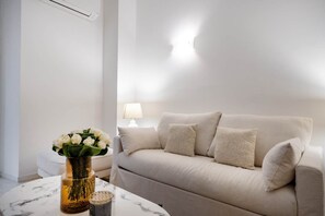 Una Smart TV, una biblioteca de música