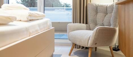 2 bedrooms, travel cot, free WiFi, wheelchair access