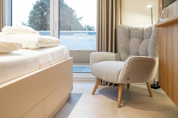 2 bedrooms, travel cot, free WiFi, wheelchair access