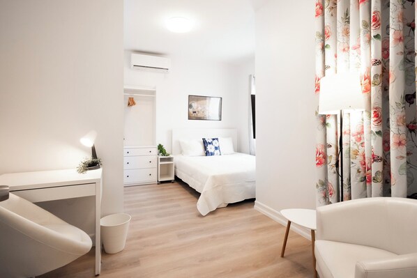 4 bedrooms, WiFi, bed sheets