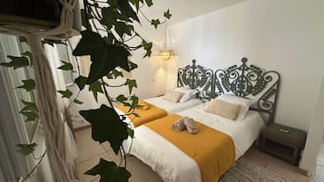 3 slaapkamers, een strijkplank/strijkijzer, wifi, beddengoed