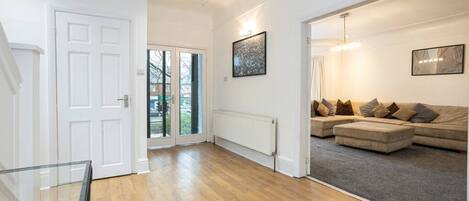 House | 4 bedrooms, Internet