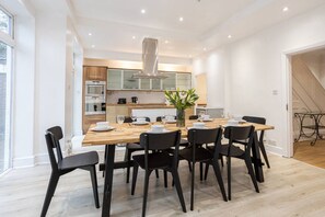 House | Private kitchen - Spacious House With Parking Near Heaton Park (Manchester)