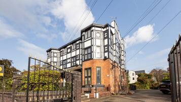 2 bedrooms, Internet