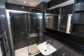 House | Exterior - Modern Spacious Duplex in the Heart of Manchester (Manchester)