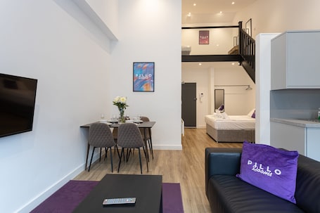 Exterior. Modern Spacious Duplex in the Heart of Manchester