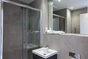 Apartment | Exterior - Spacious Two Bedroom Penthouse in MCR City Centre (Salford)