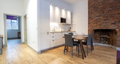 Apartment Close to City Centre and Media City By Pillo Rooms