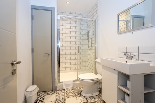Apartment Close to City Centre and Media City By Pillo Rooms