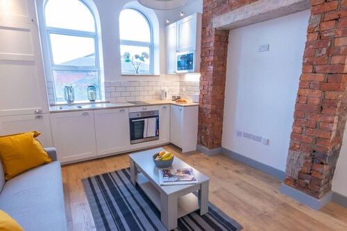 Stylish Immaculate New Apartment Near Salford Quays By Pillo Rooms
