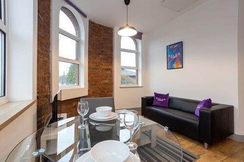 Spacious, Apartment Close to Manchester City Centre By Pillo Rooms