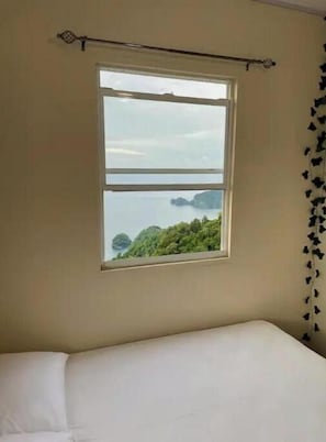 4 habitaciones, wifi gratis y ropa de cama