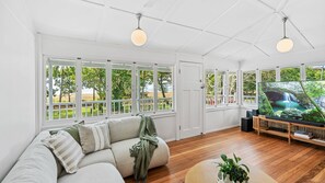 Smart TV, offices - Belle Escapes The Beach House at Yorkeys (Yorkeys Knob)