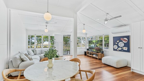 Smart TV, offices - Belle Escapes The Beach House at Yorkeys (Yorkeys Knob)