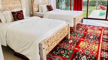 5 bedrooms, WiFi, bed sheets