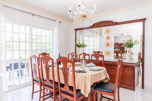 Dining - Villa w/ heatable pool & BBQ, Albufeira (Albufeira)