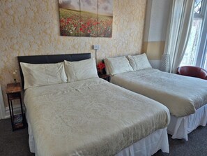Free WiFi, bed sheets - Glendor Hotel (Blackpool)