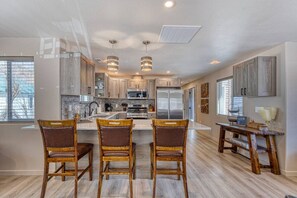 Fridge, oven, dishwasher, coffee/tea maker