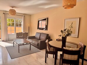 En 42-tommers smart-TV med kabel-kanaler