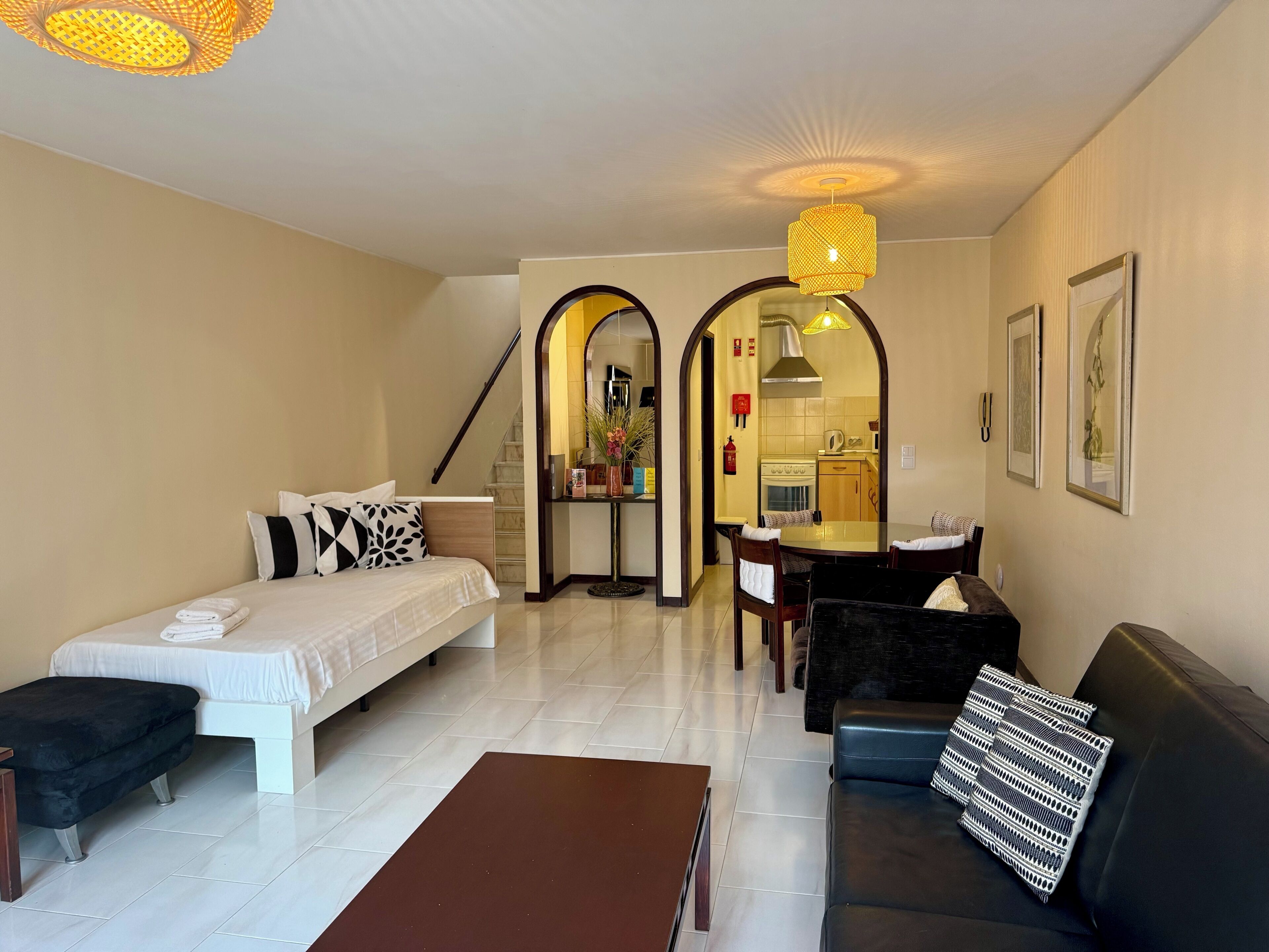 Family House, Partial Sea View | Living area | 42-inch Smart TV with cable channels